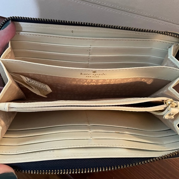 Beautiful Kate Spade Cabana Tile Lacey Accordion Wallet - Picture 4 of 7